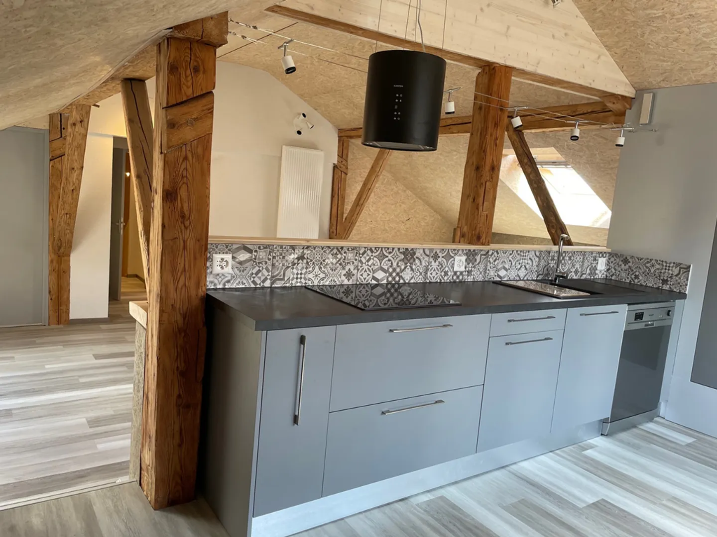 2.5-Zimmer-Dachgeschosswohnung - Foto 2 von 10