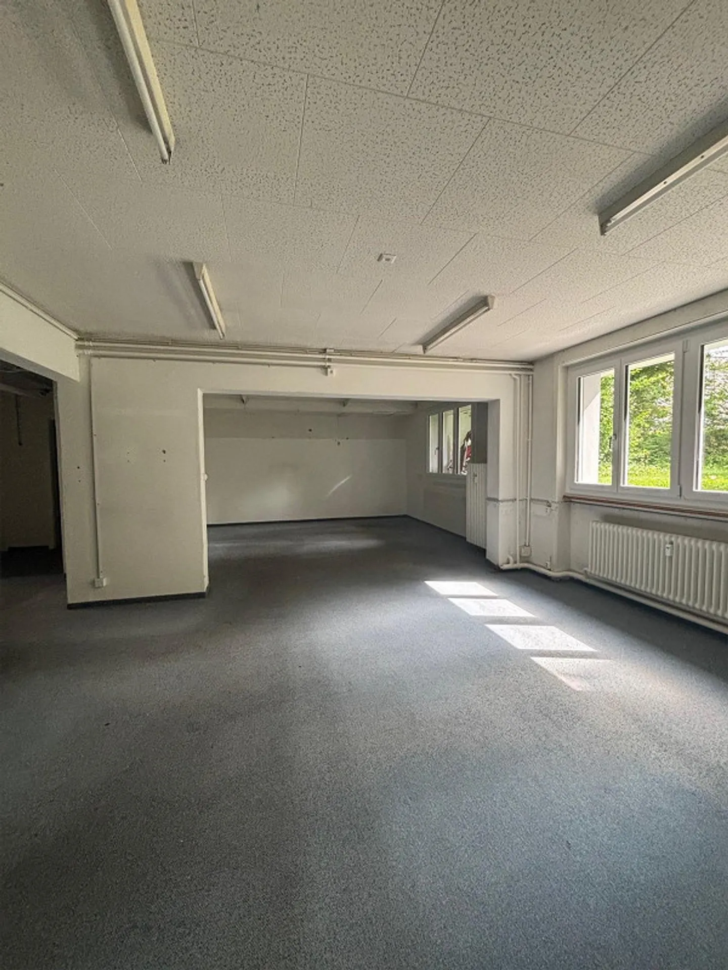 Vos nouveaux bureaux ou locaux de pratique dans le quartier calme de Schosshalden - Photo 2 sur 7