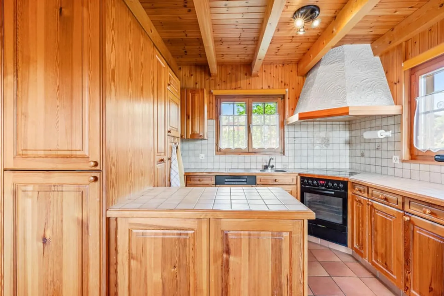 Magnifico chalet in legno in una posizione tranquilla - situazione eccezionale - Foto 7 di 12