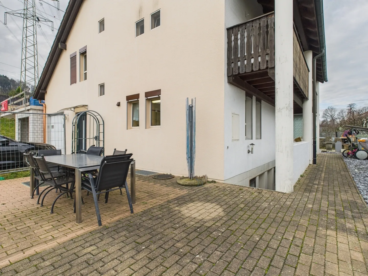 Ampia casa familiare bifamiliare con giardino a Eiken - Foto 12 di 13