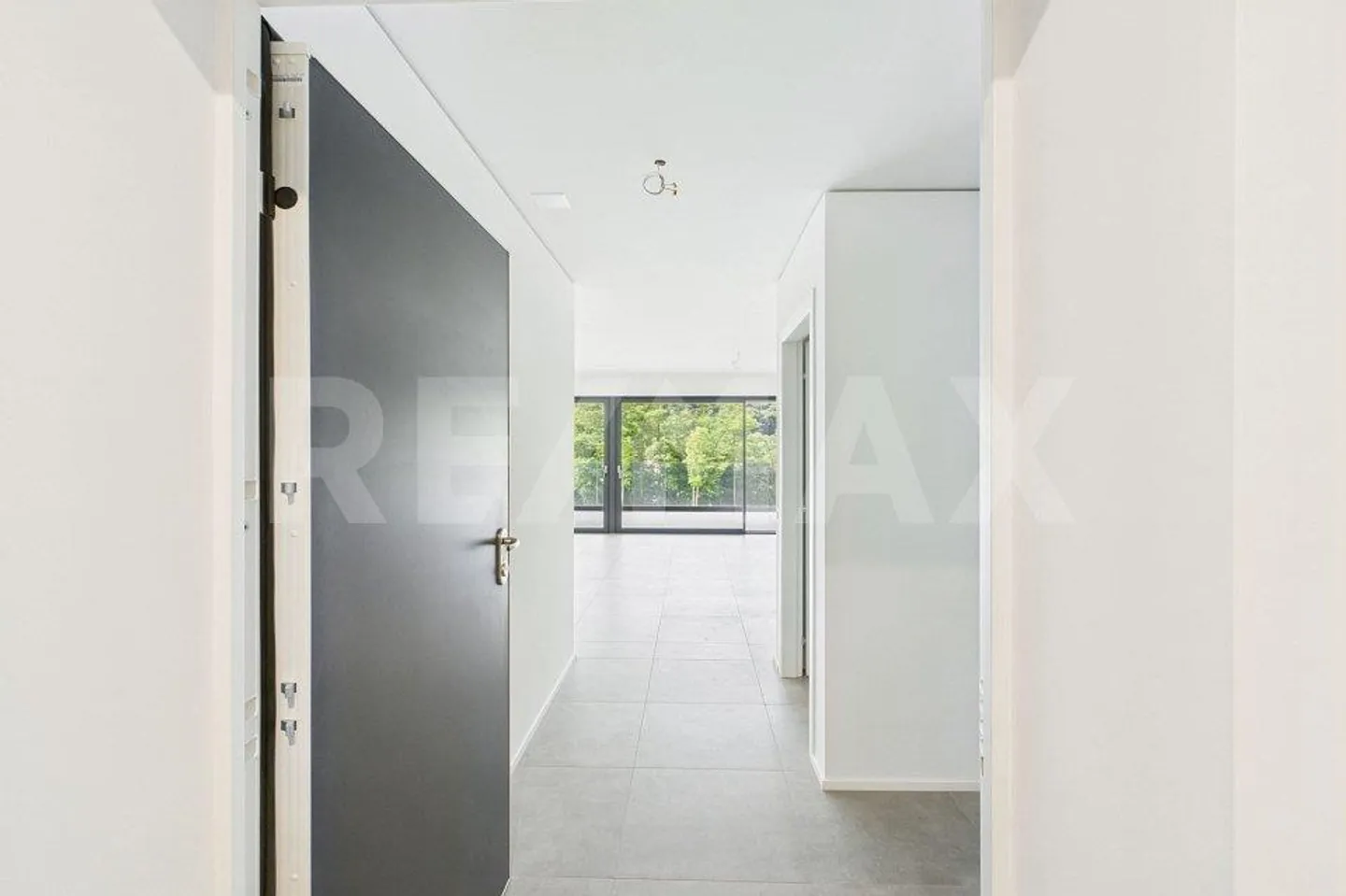 Elegant New Construction Apartments - Photo 8 of 13