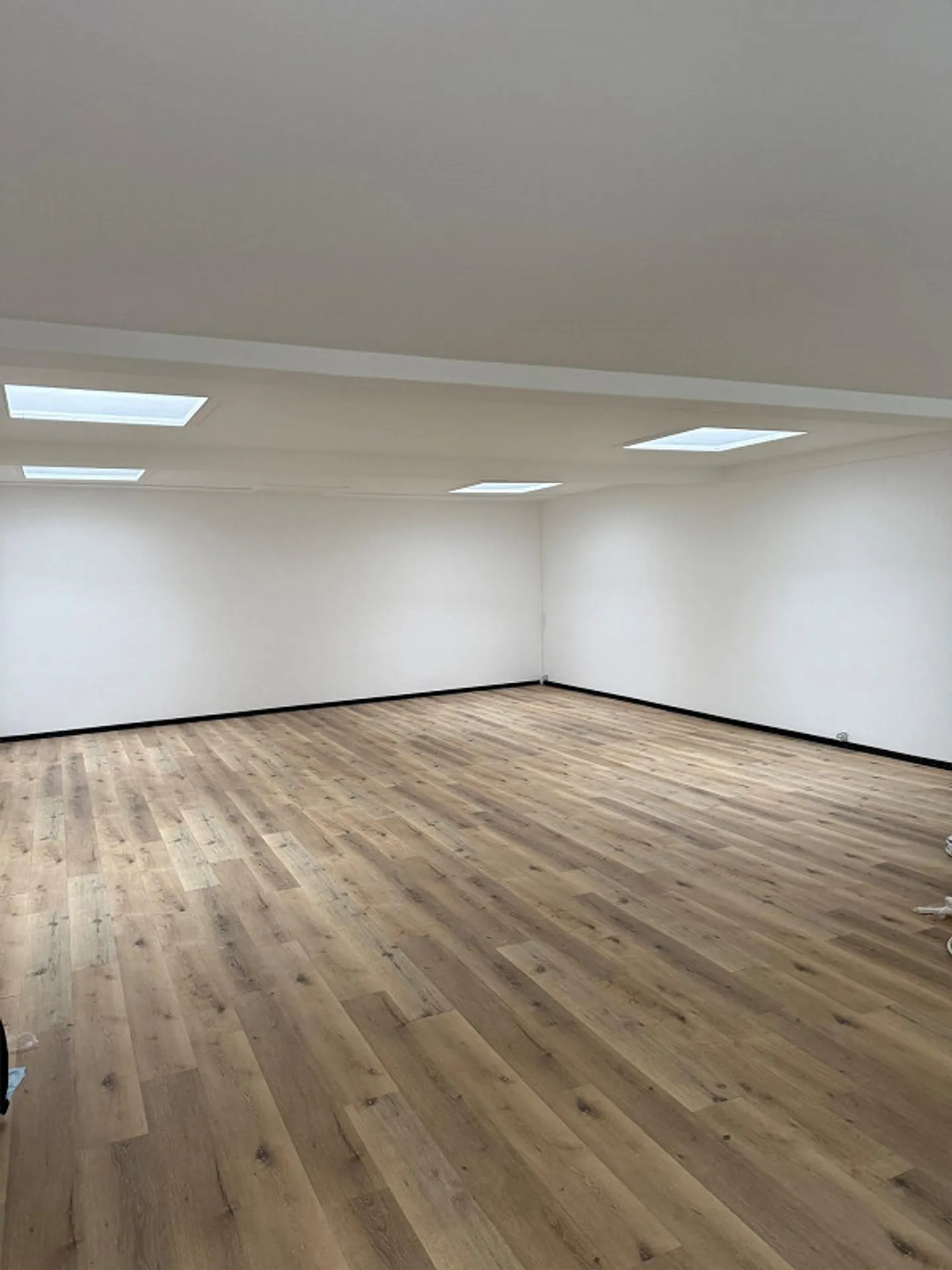 Renovierter Büroraum - Foto 3 von 3