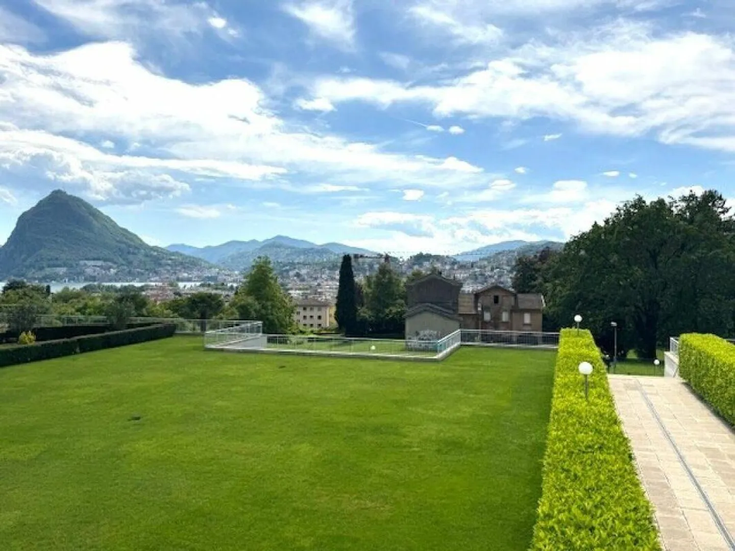 Circondato dal parco cittadino - bellissimo ed elegante appartamento di 2,5 stanze con ogni comfort - Foto 2 di 13
