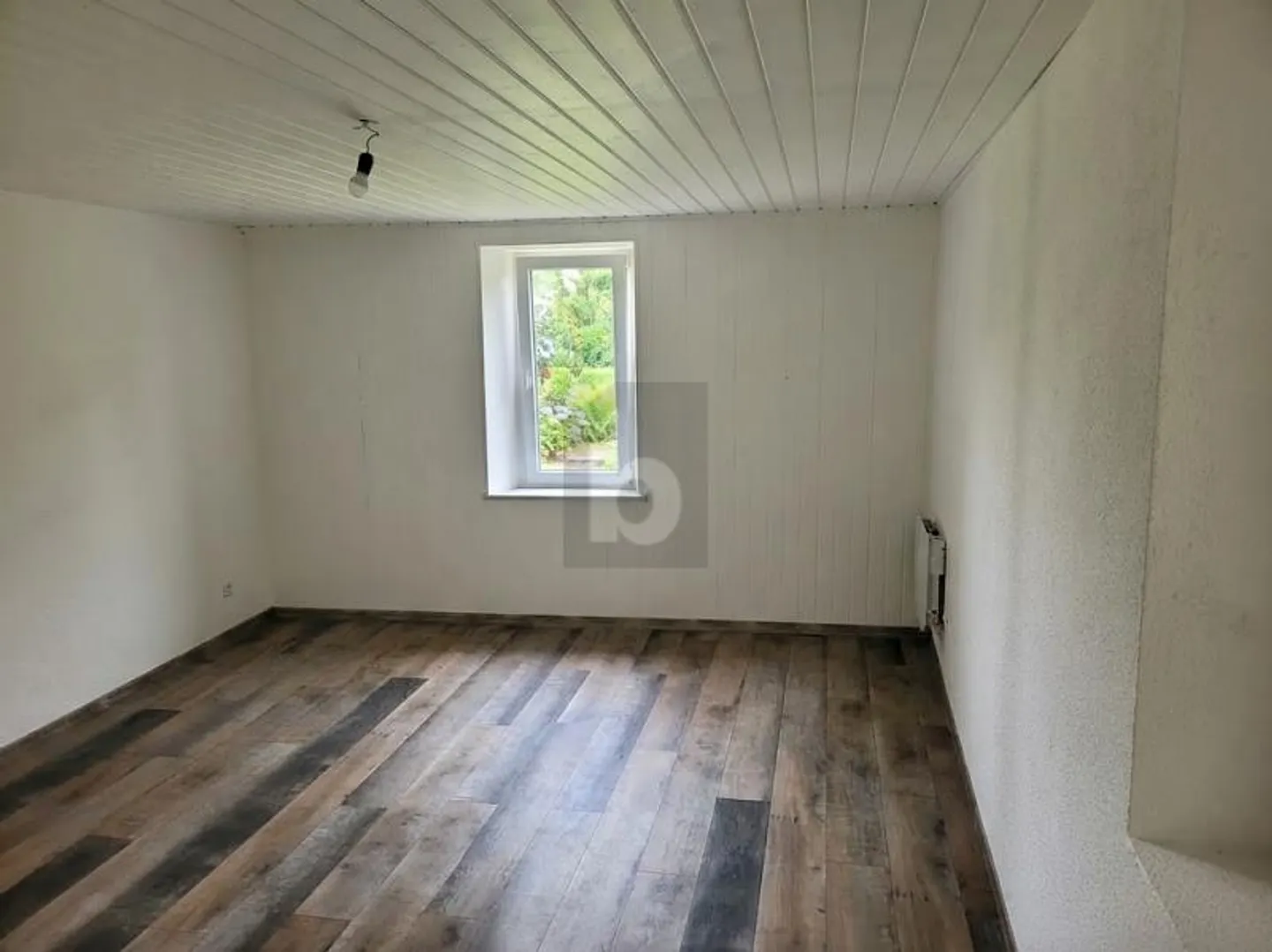 Charming 3.5 Room Apartment - Photo 2 of 5