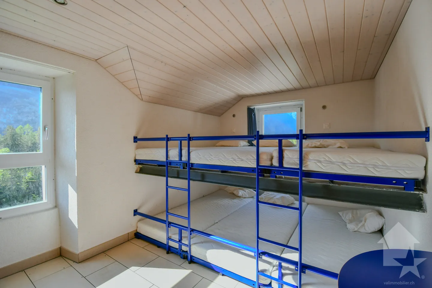 Superb guest room of 497 m² in Marécottes - Photo 14 of 17