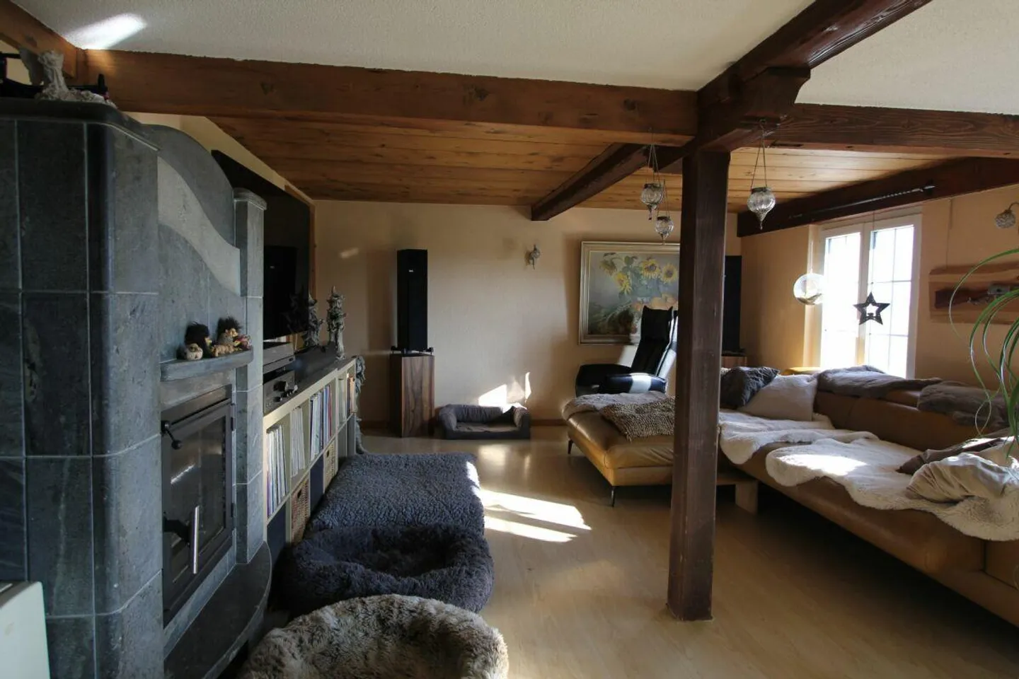 Unique 6.5-room country house with a separate apartment and commercial spaces - Photo 9 of 24