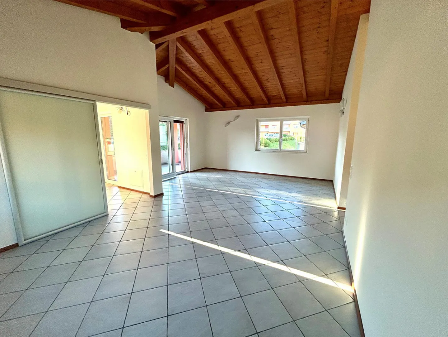 Affittasi 4 1/2 a Corteglia - Foto 3 di 10