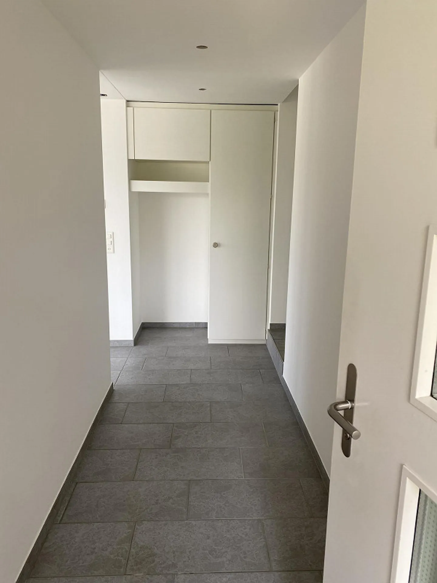 Appartamento luminoso di 3,5 stanze a Ebikon in un quartiere di case unifamiliari - Foto 8 di 16