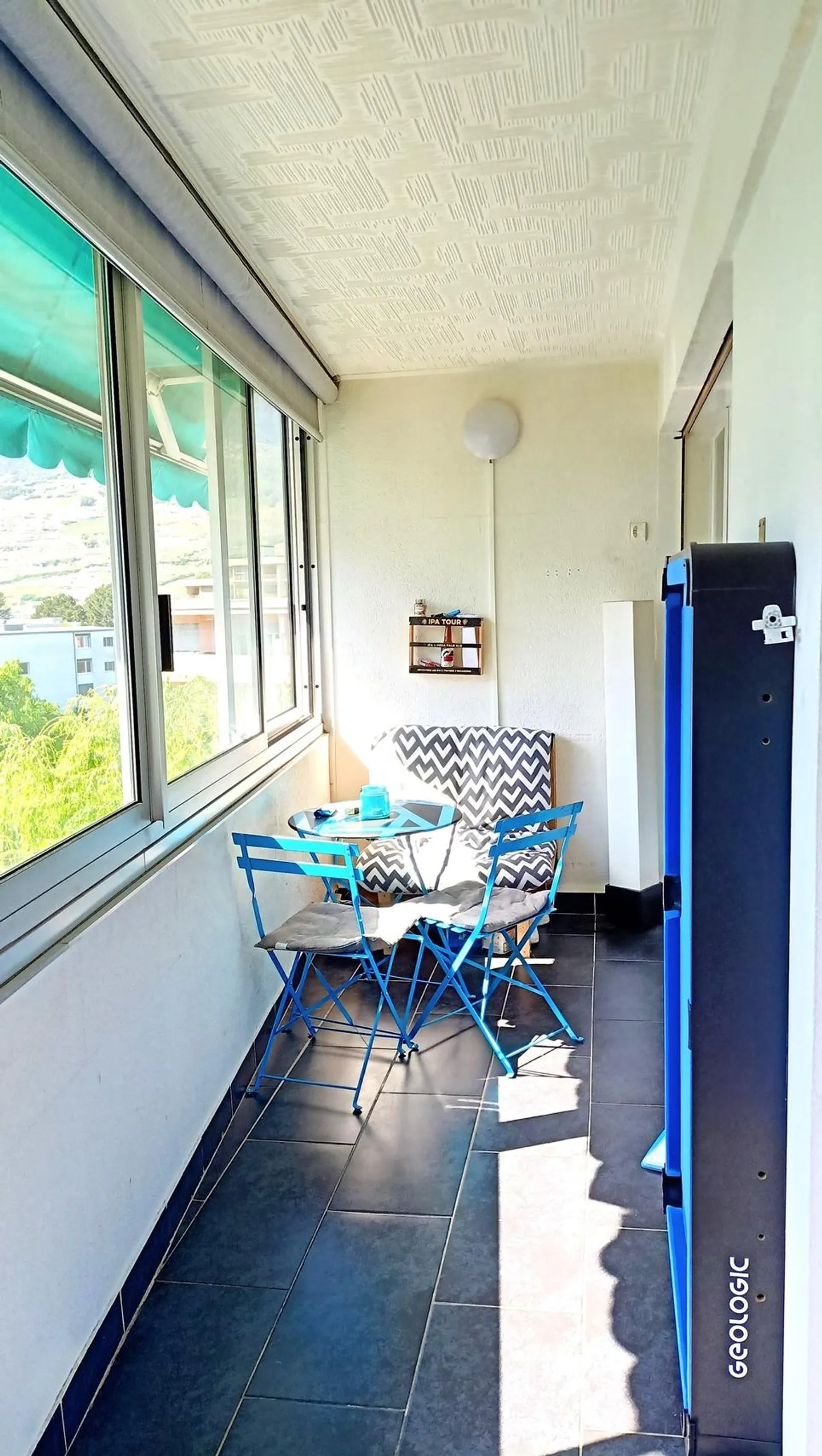 Free and repainted, close to the train station with parking space - Photo 5 of 11