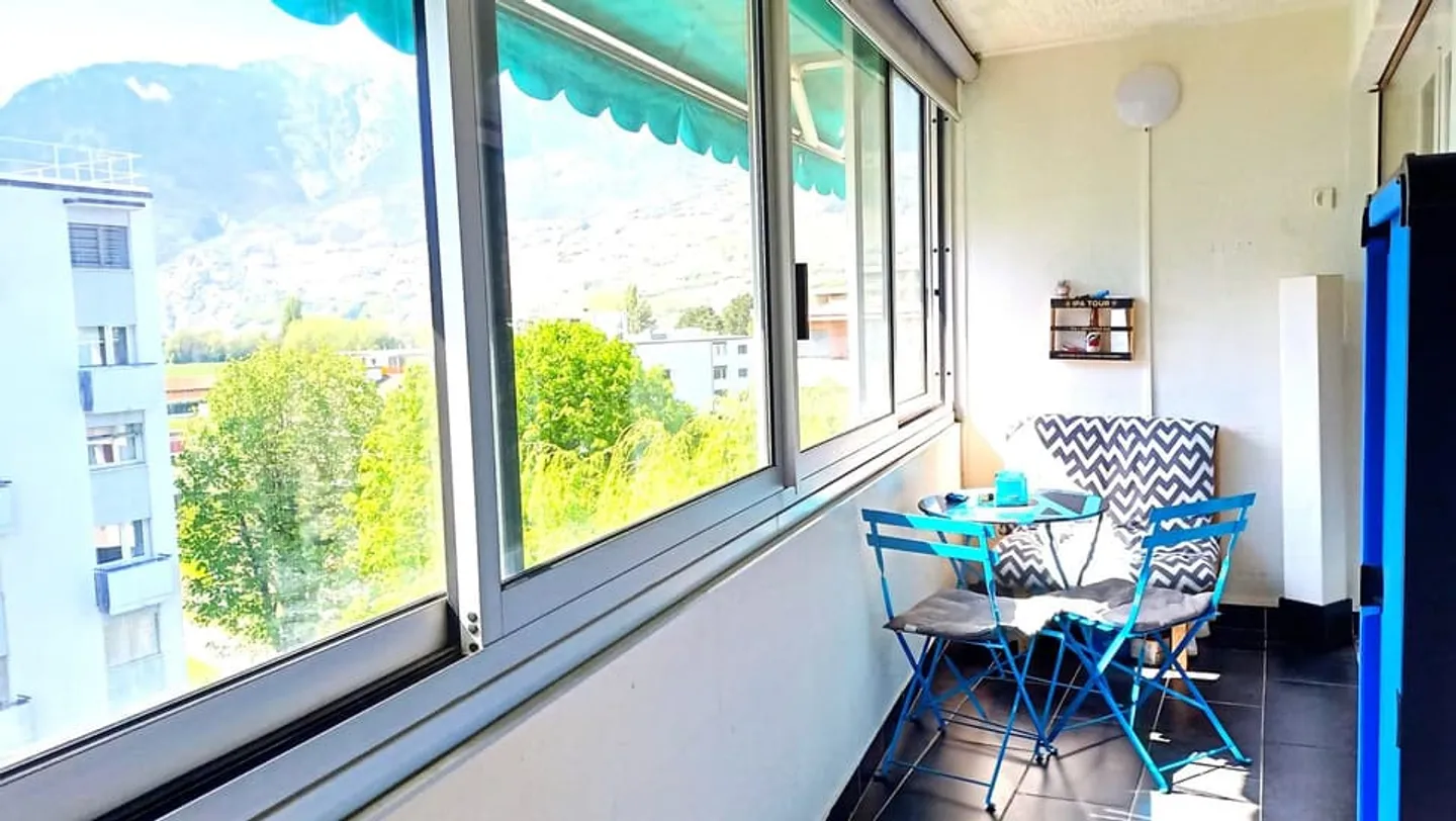 Free and repainted, close to the train station with parking space - Photo 6 of 11