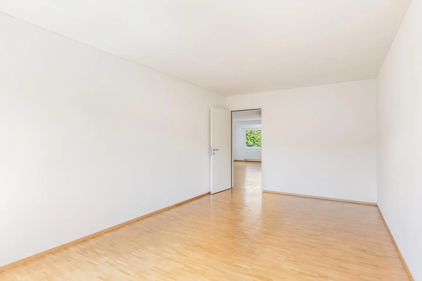 Cozy apartment with seating area - Photo 5 of 9