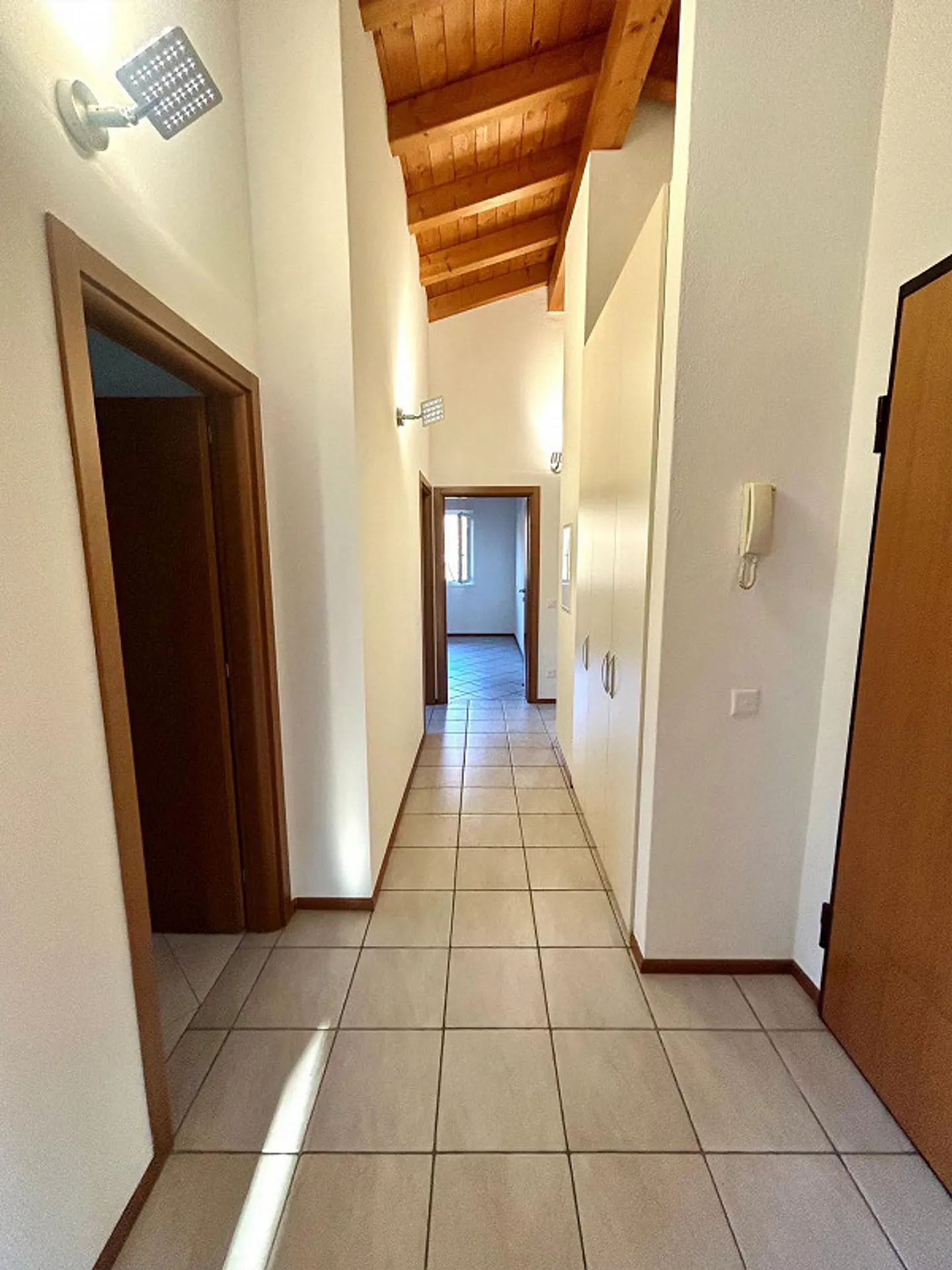 Affittasi 4 1/2 a Corteglia - Foto 5 di 10