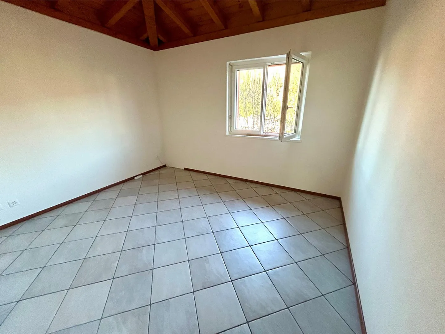 Affittasi 4 1/2 a Corteglia - Foto 8 di 10