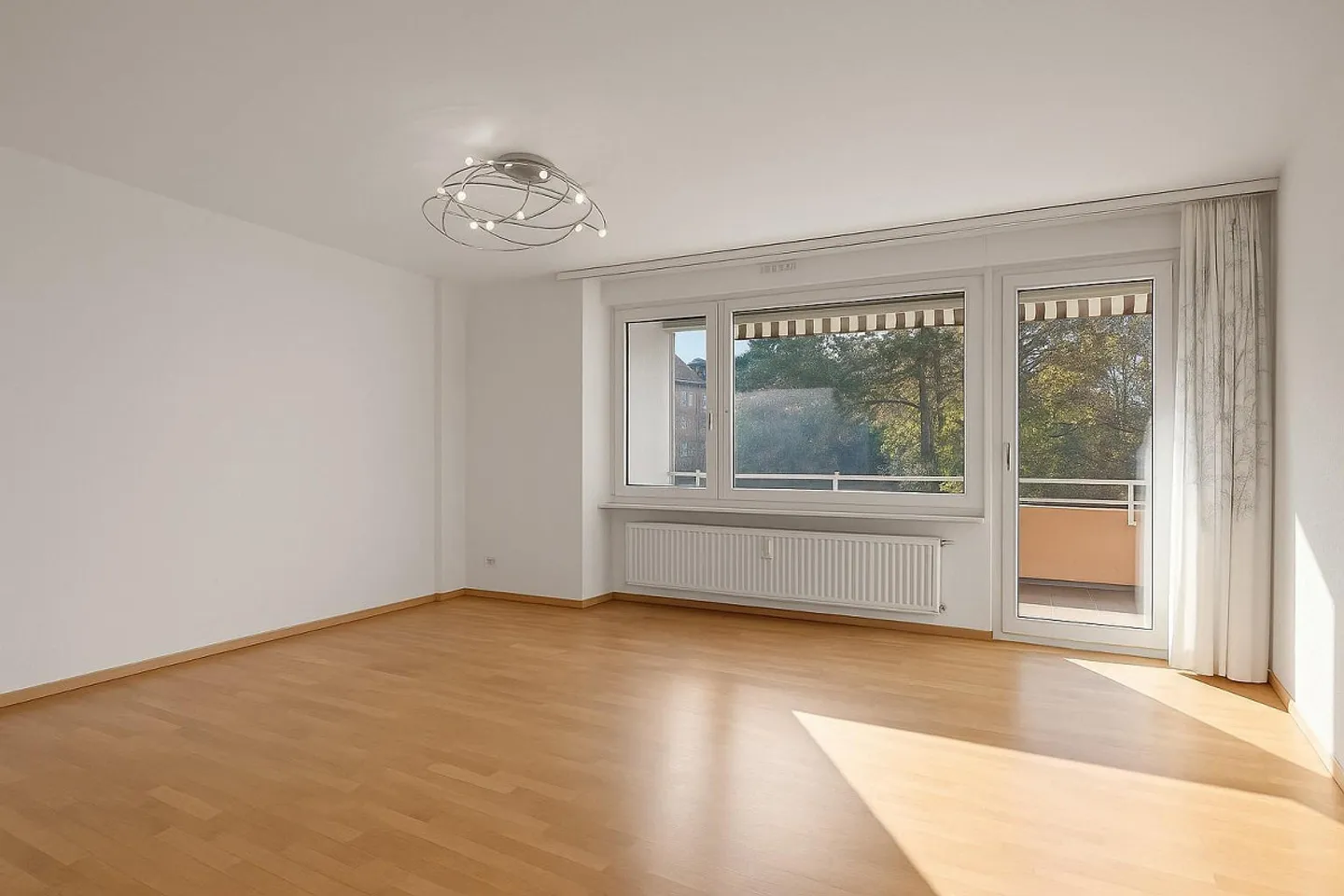 Appartamento 4.5 stanze in una bella e tranquilla posizione senza traffico di transito - Foto 5 di 15