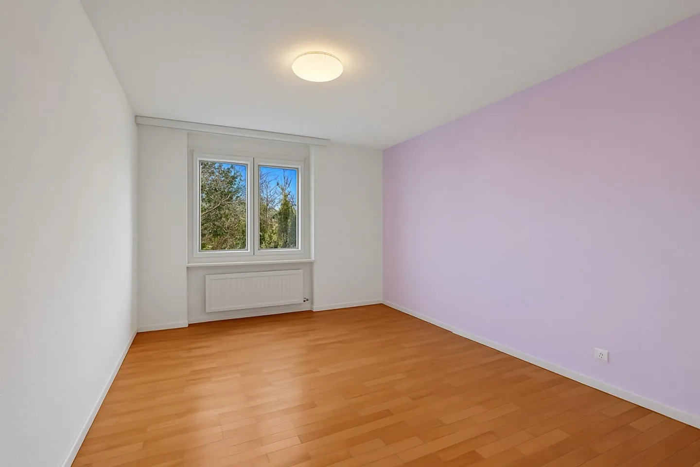 Appartamento 4.5 stanze in una bella e tranquilla posizione senza traffico di transito - Foto 9 di 15