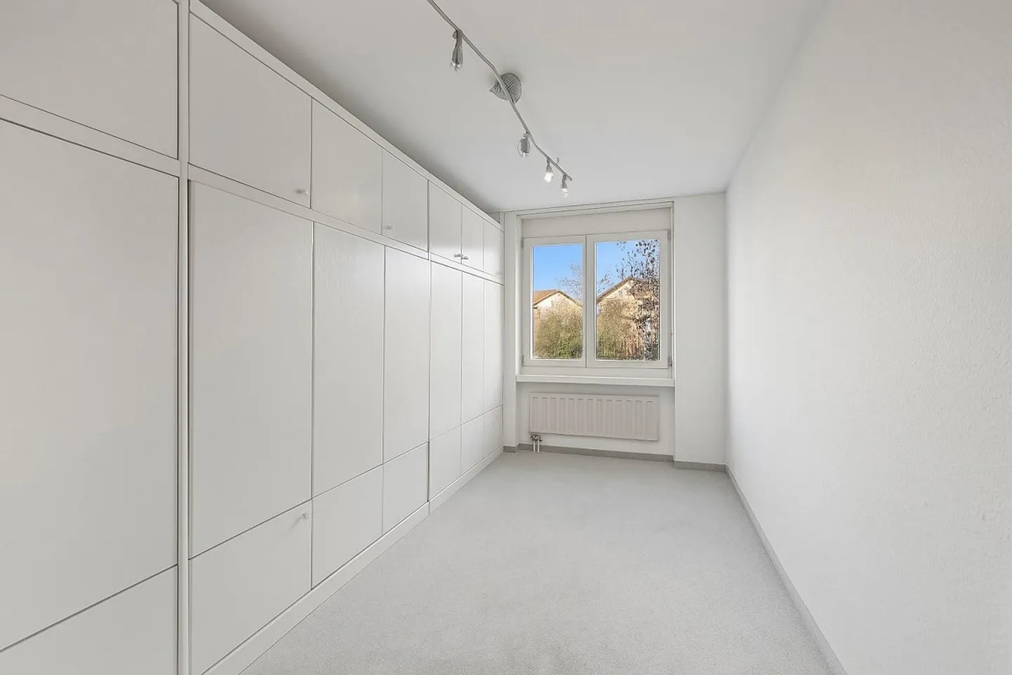 Appartamento 4.5 stanze in una bella e tranquilla posizione senza traffico di transito - Foto 11 di 15