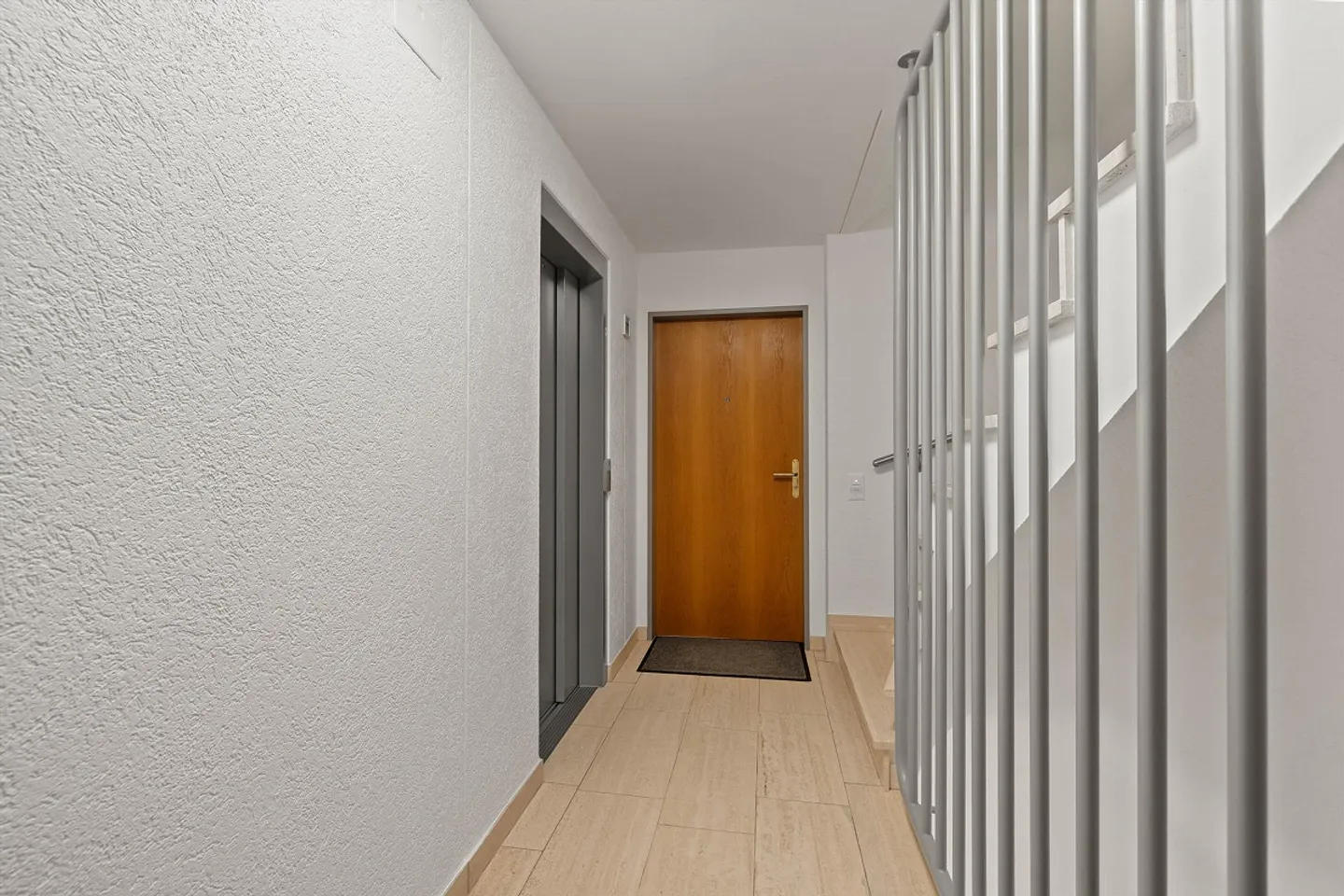 Appartamento 4.5 stanze in una bella e tranquilla posizione senza traffico di transito - Foto 12 di 15