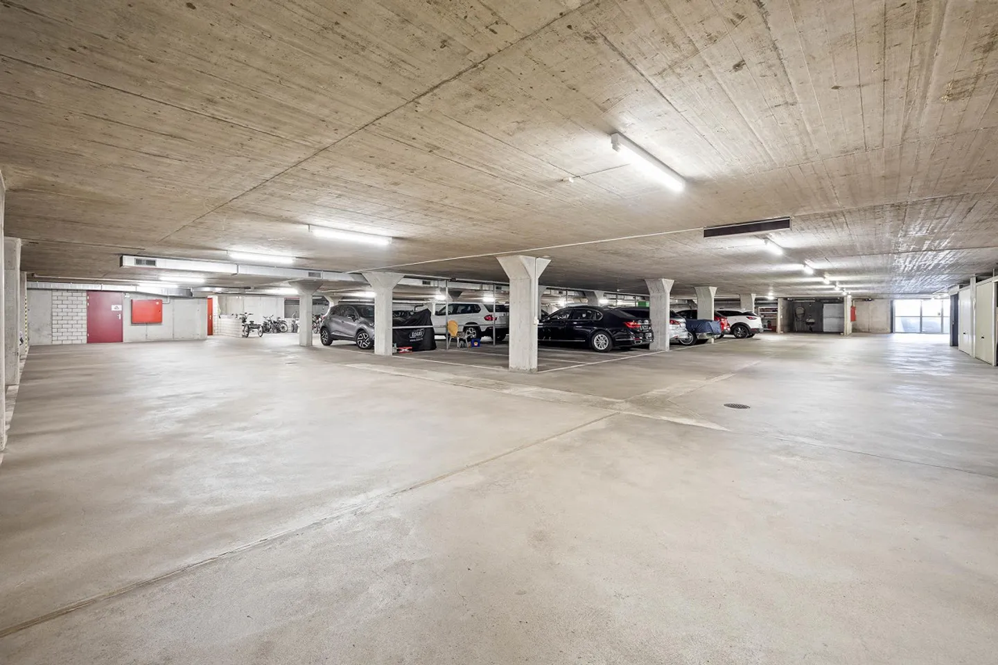 Appartamento 4.5 stanze in una bella e tranquilla posizione senza traffico di transito - Foto 15 di 15