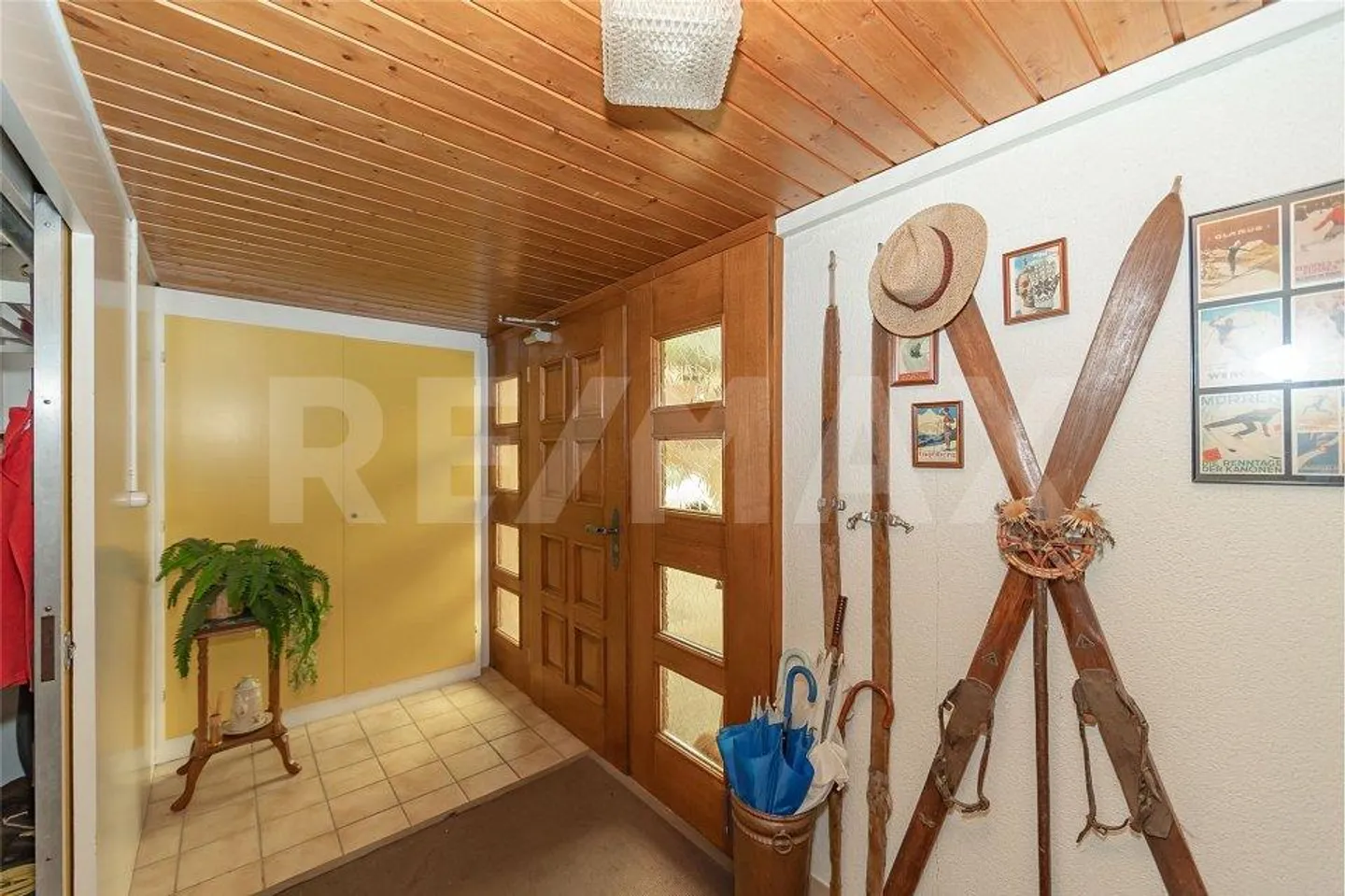 Bâtiment résidentiel, de vacances et commercial au cœur d'Engelberg - Photo 5 sur 13