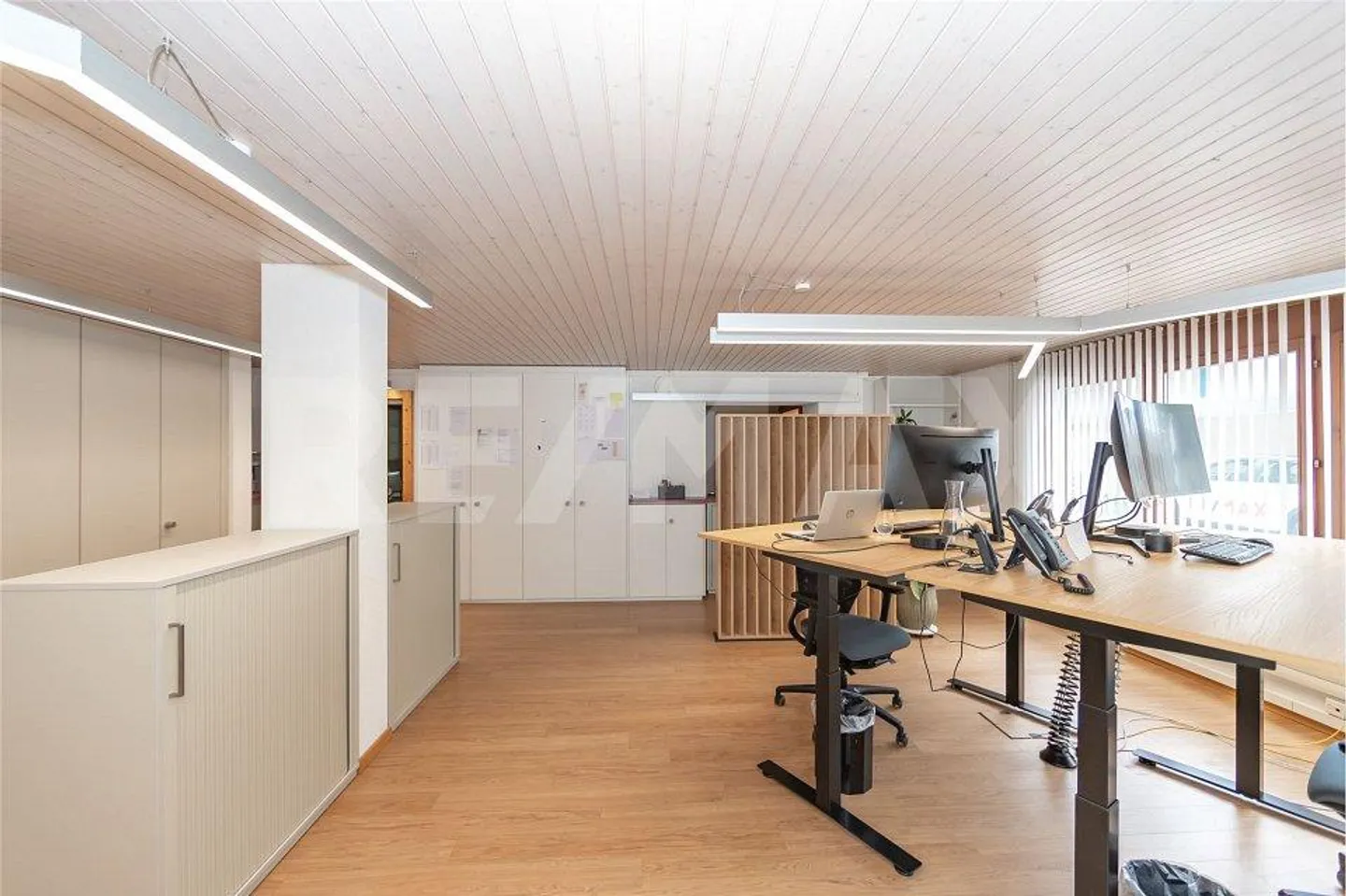 Bâtiment résidentiel, de vacances et commercial au cœur d'Engelberg - Photo 6 sur 13