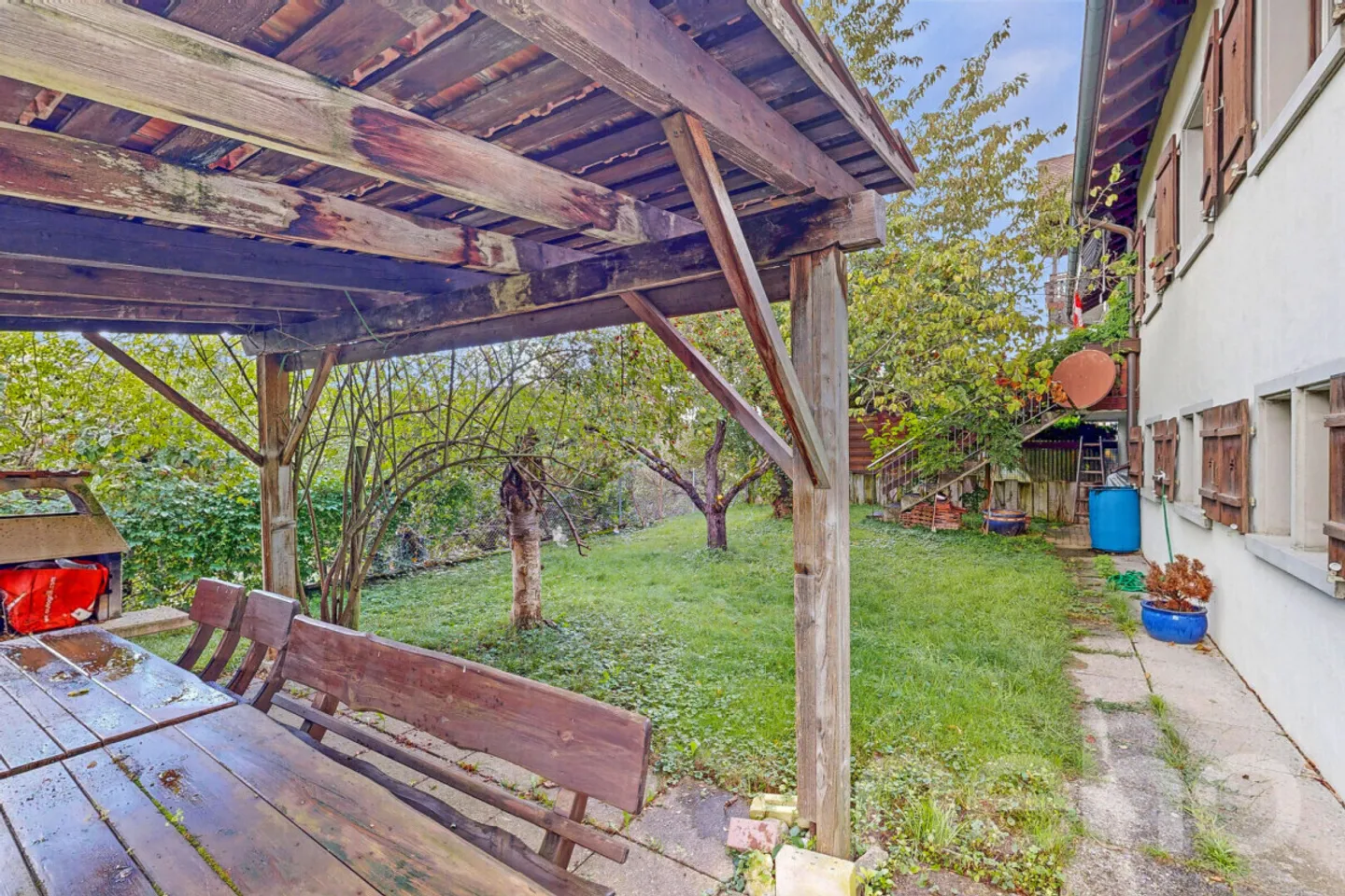 Charmante maison individuelle de 6,5 pièces avec appartement - Photo 1 sur 7