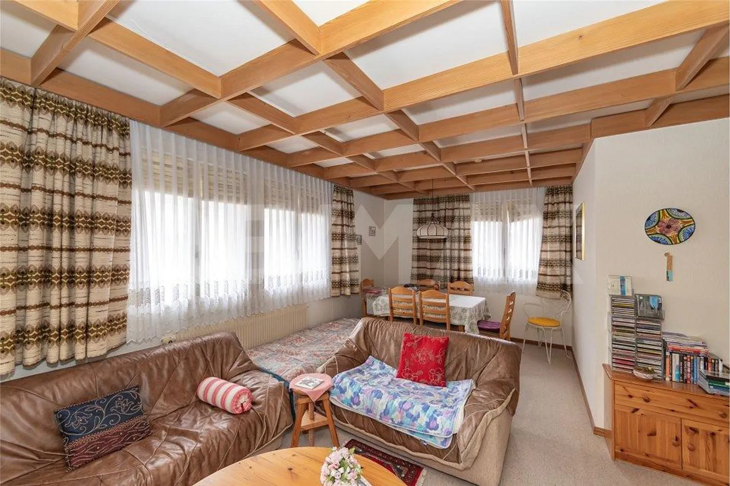 Bâtiment résidentiel, de vacances et commercial au cœur d'Engelberg - Photo 8 sur 13