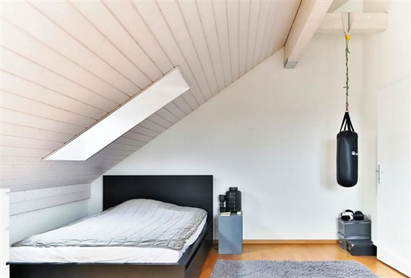 Casa angolare affascinante di 6,5 stanze con due terrazze e giardino soleggiato - Foto 11 di 14