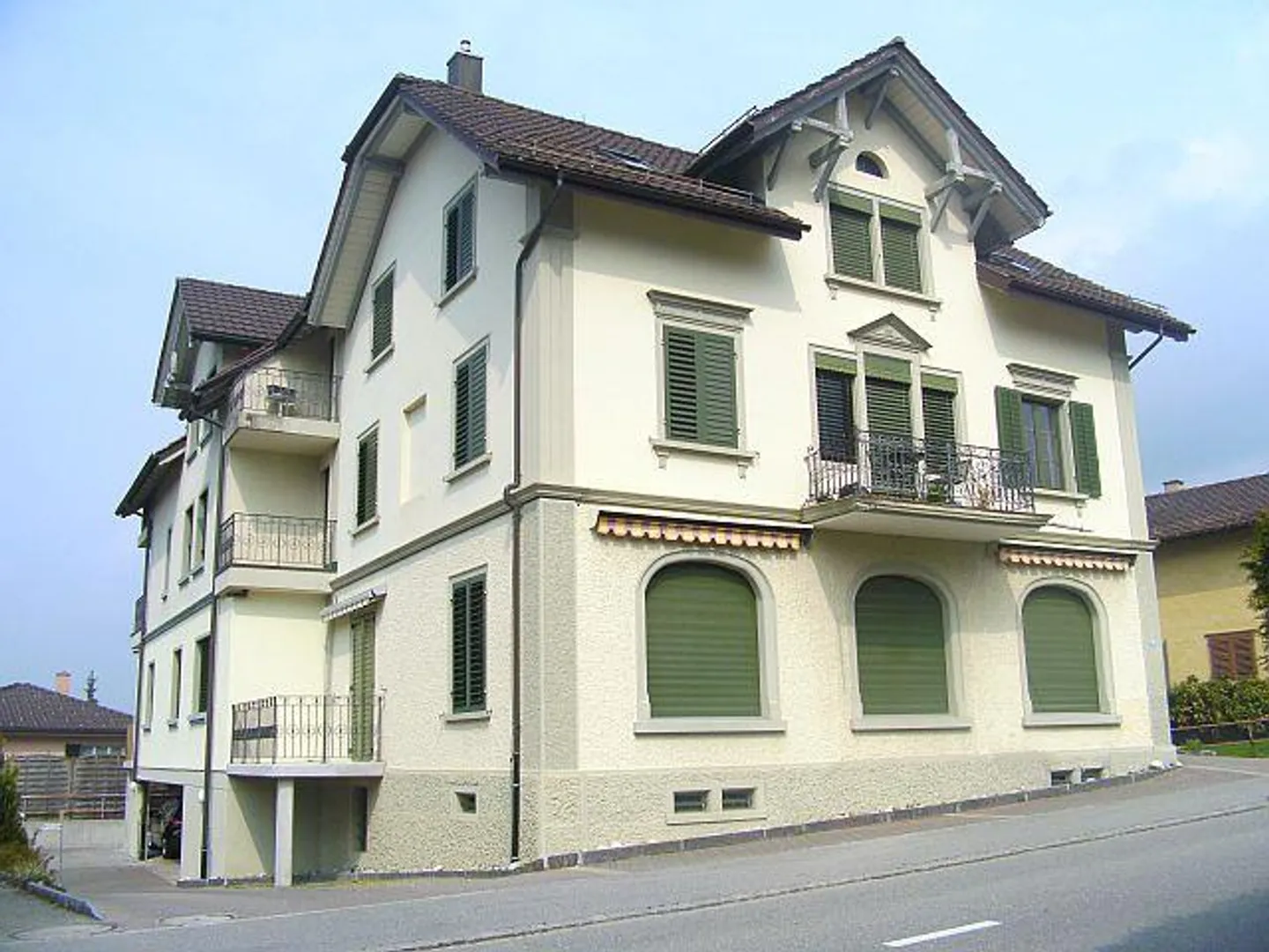 Charmante Dachwohnung - Foto 1 von 7