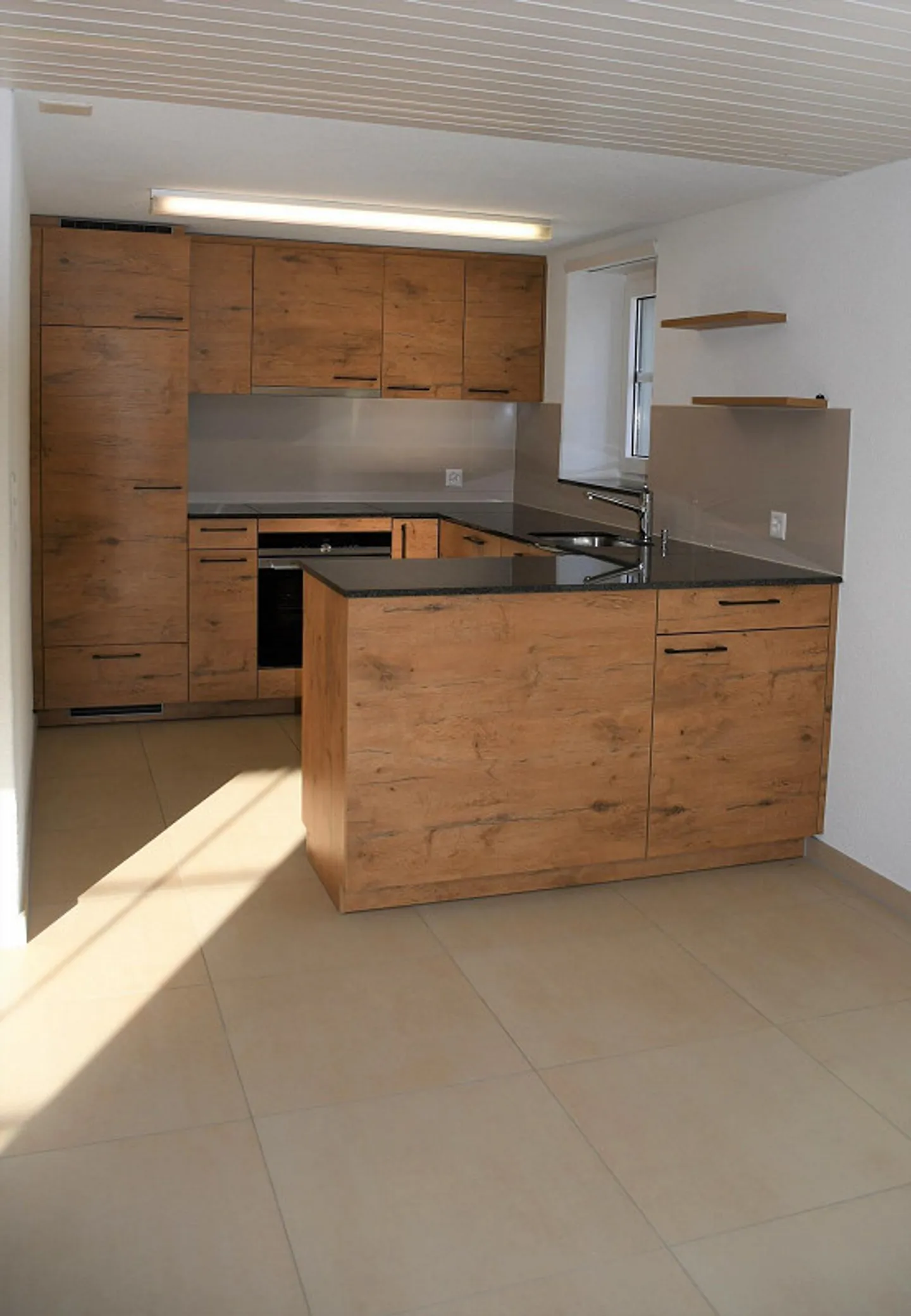 Charmante Dachwohnung - Foto 2 von 7