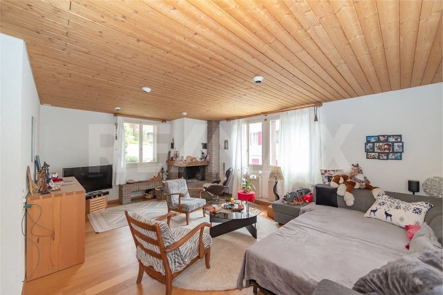 Bâtiment résidentiel, de vacances et commercial au cœur d'Engelberg - Photo 11 sur 13