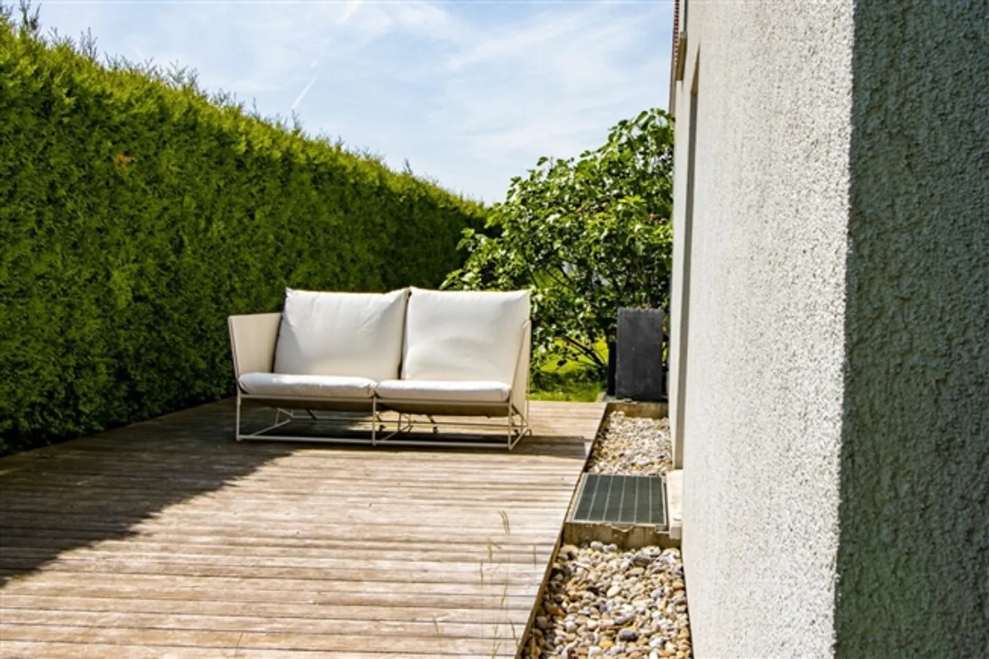 Casa angolare affascinante di 6,5 stanze con due terrazze e giardino soleggiato - Foto 14 di 14