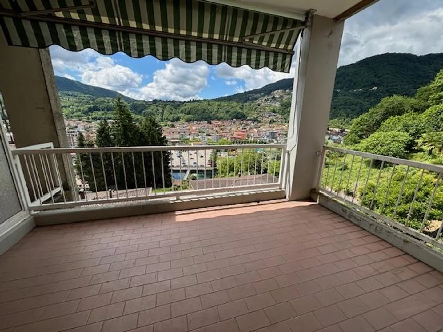 Appartamento con vista aperta Ponte Tresa - Foto 5 di 14