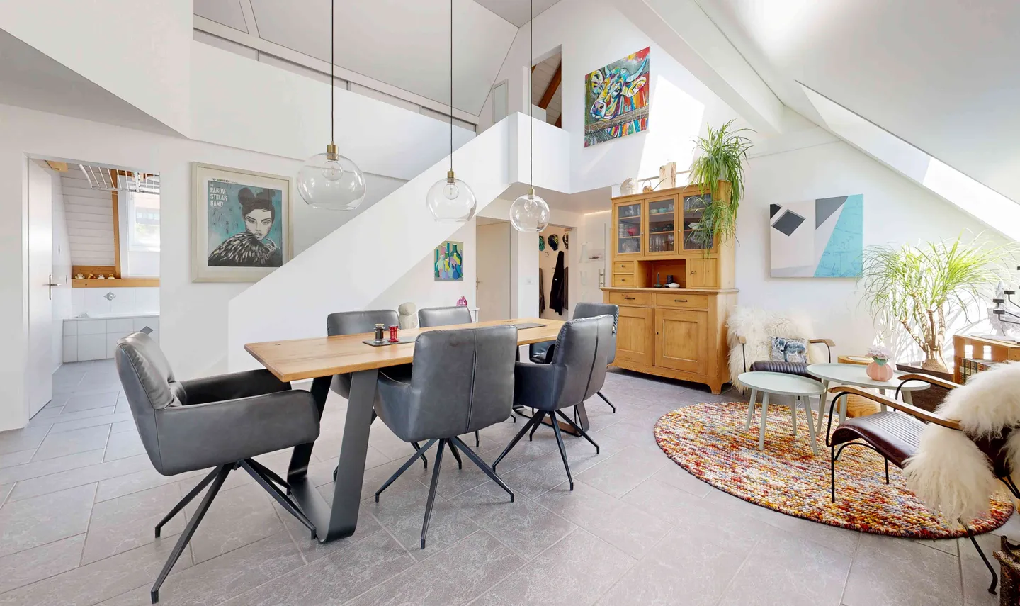 Spacious Loft Apartment - Photo 11 of 26