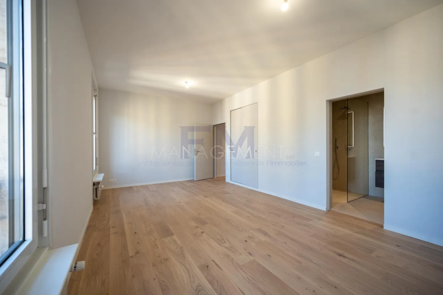 Ampio appartamento in città - Foto 4 di 11