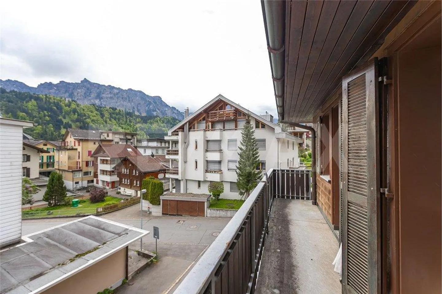 Bâtiment résidentiel, de vacances et commercial au cœur d'Engelberg - Photo 13 sur 13