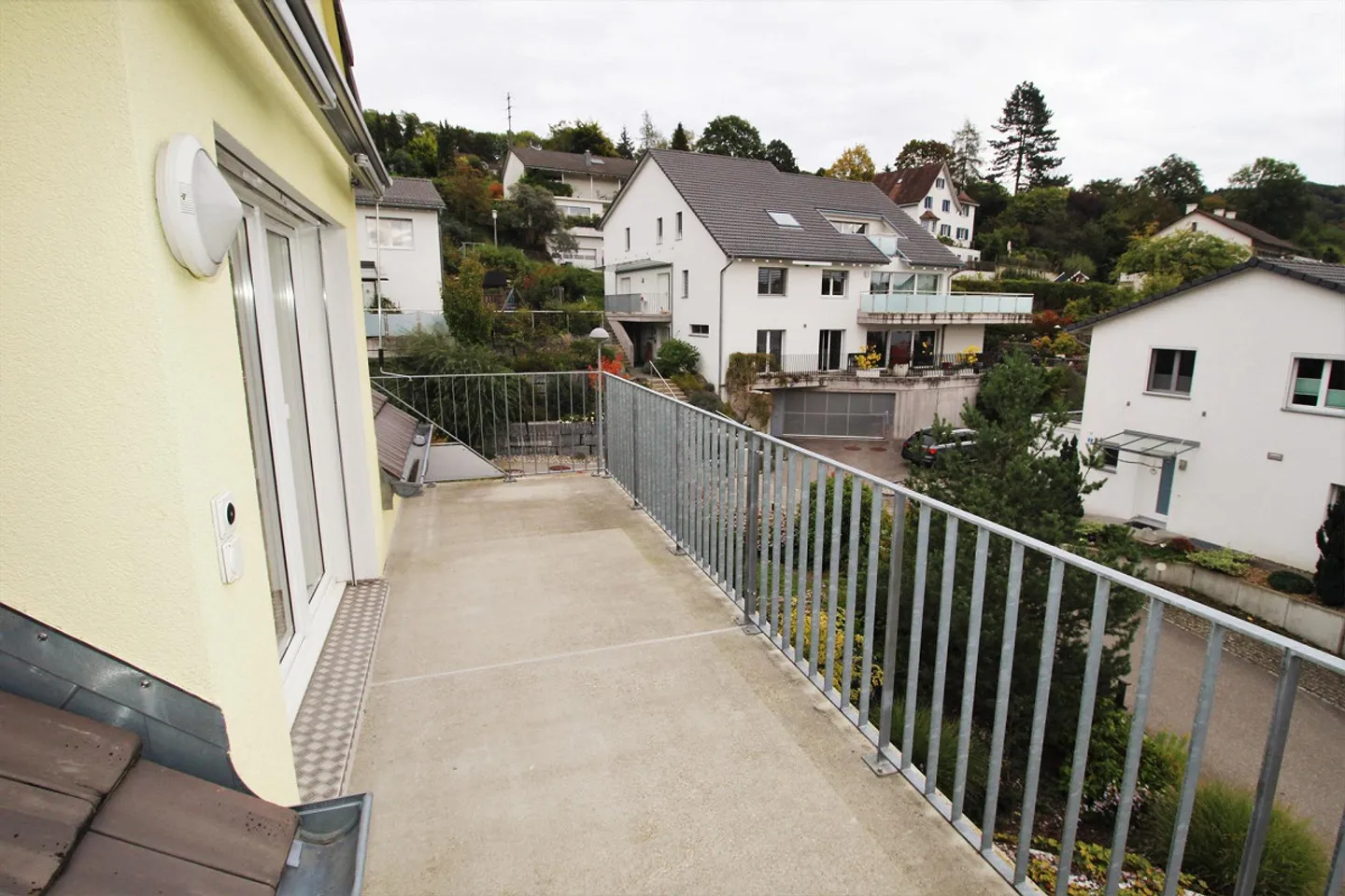 Appartement en duplex lumineux de 4,5 pièces avec balcon près du Rhin - Photo 9 sur 9