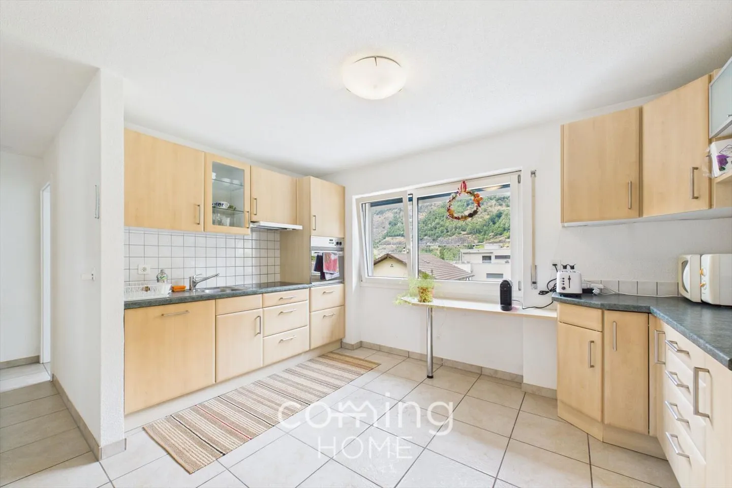 Sunny 4.5-room apartment in Glis - freshly renovated with a breathtaking view - Photo 3 of 10