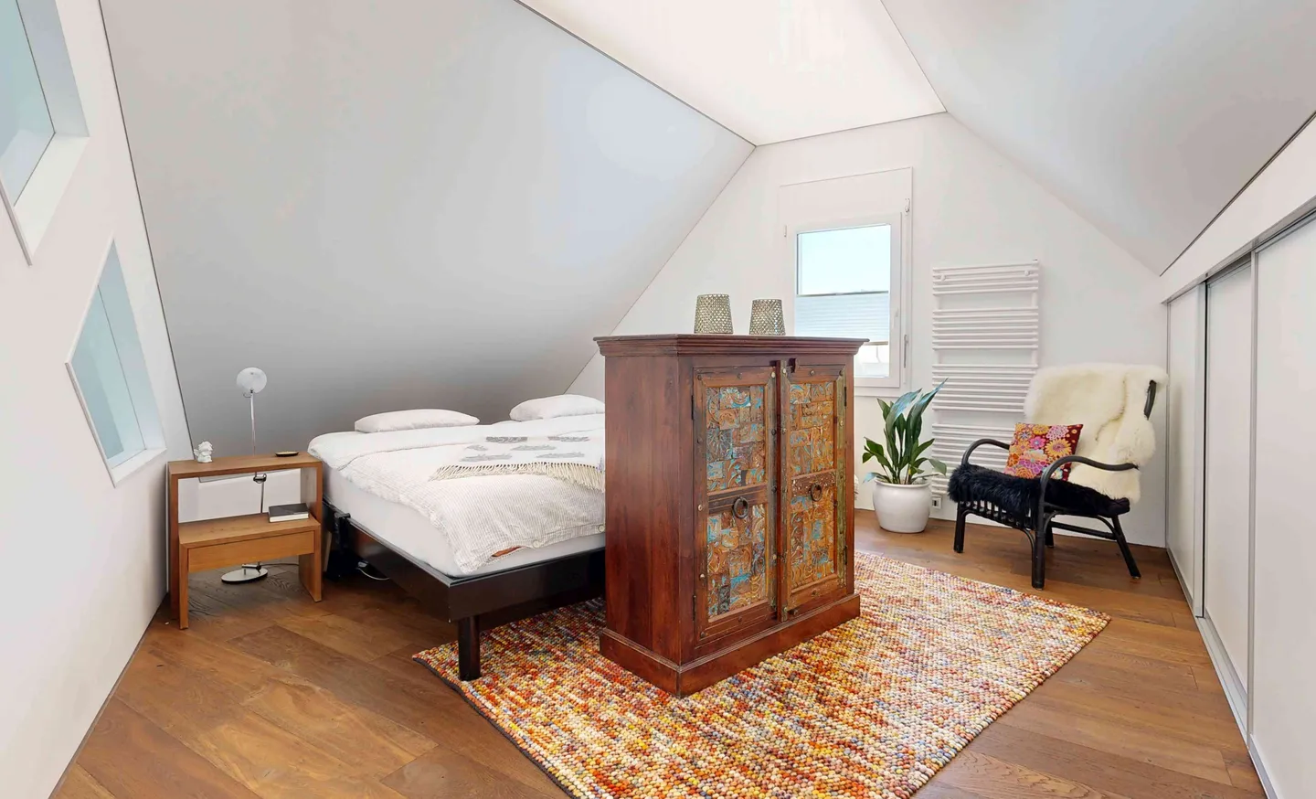 Spacious Loft Apartment - Photo 23 of 26