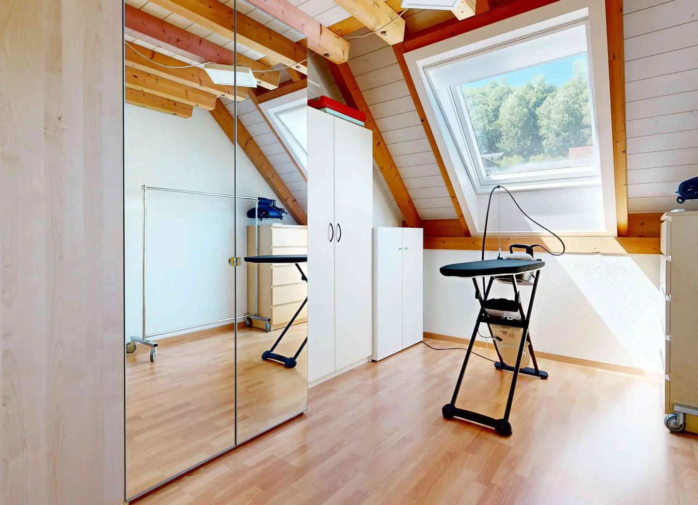 Spacious Loft Apartment - Photo 26 of 26