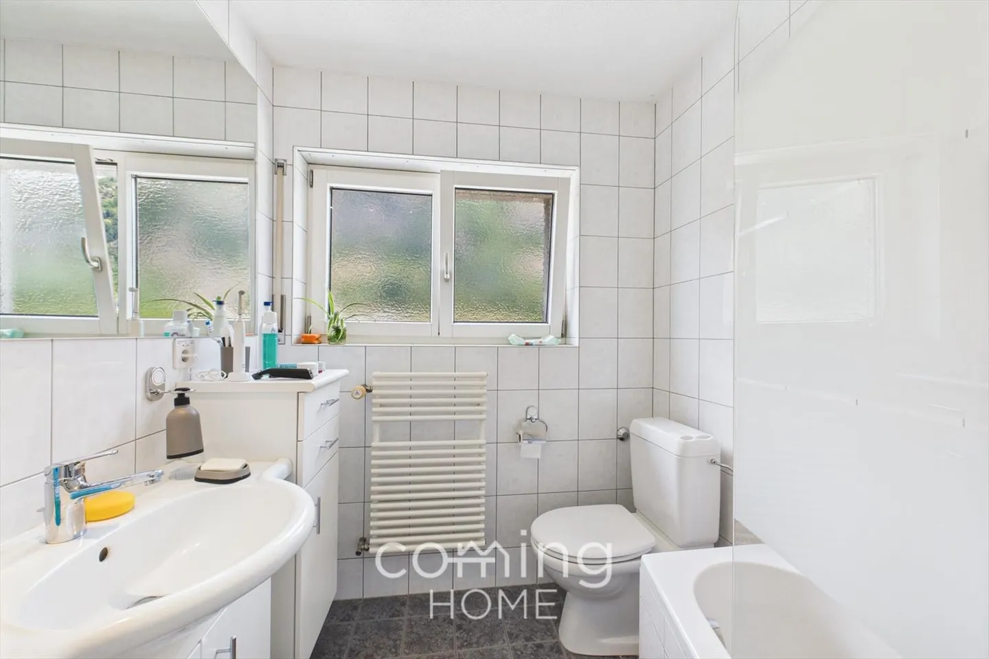 Sunny 4.5-room apartment in Glis - freshly renovated with a breathtaking view - Photo 8 of 10