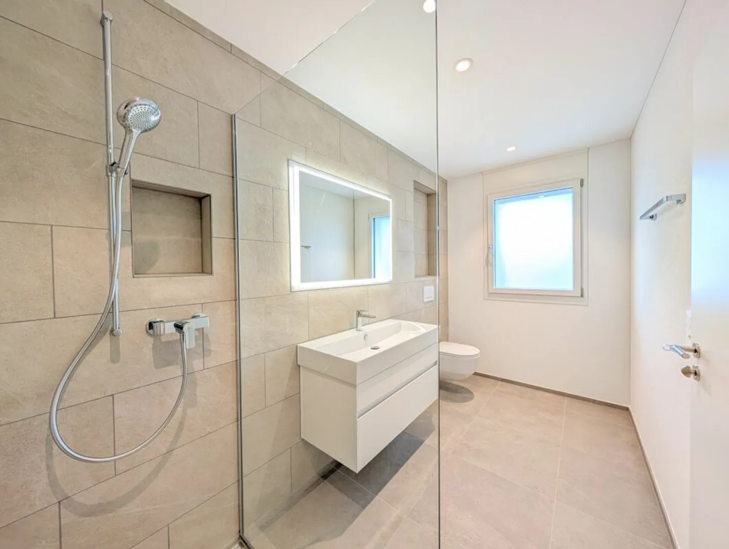 Votre refuge dans le vert avec panorama sur l'Uetliberg - Photo 6 sur 17