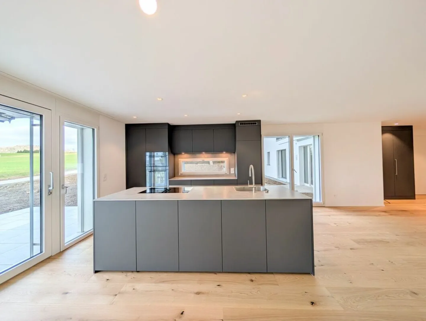 Votre refuge dans le vert avec panorama sur l'Uetliberg - Photo 3 sur 17