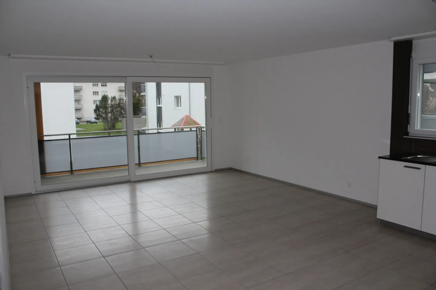 A large terrace in a residential area - 2 months rent free - Photo 2 of 9