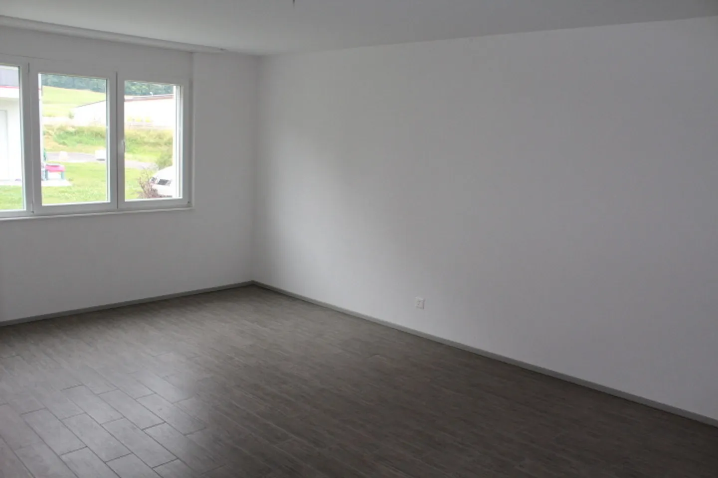 A large terrace in a residential area - 2 months rent free - Photo 6 of 9