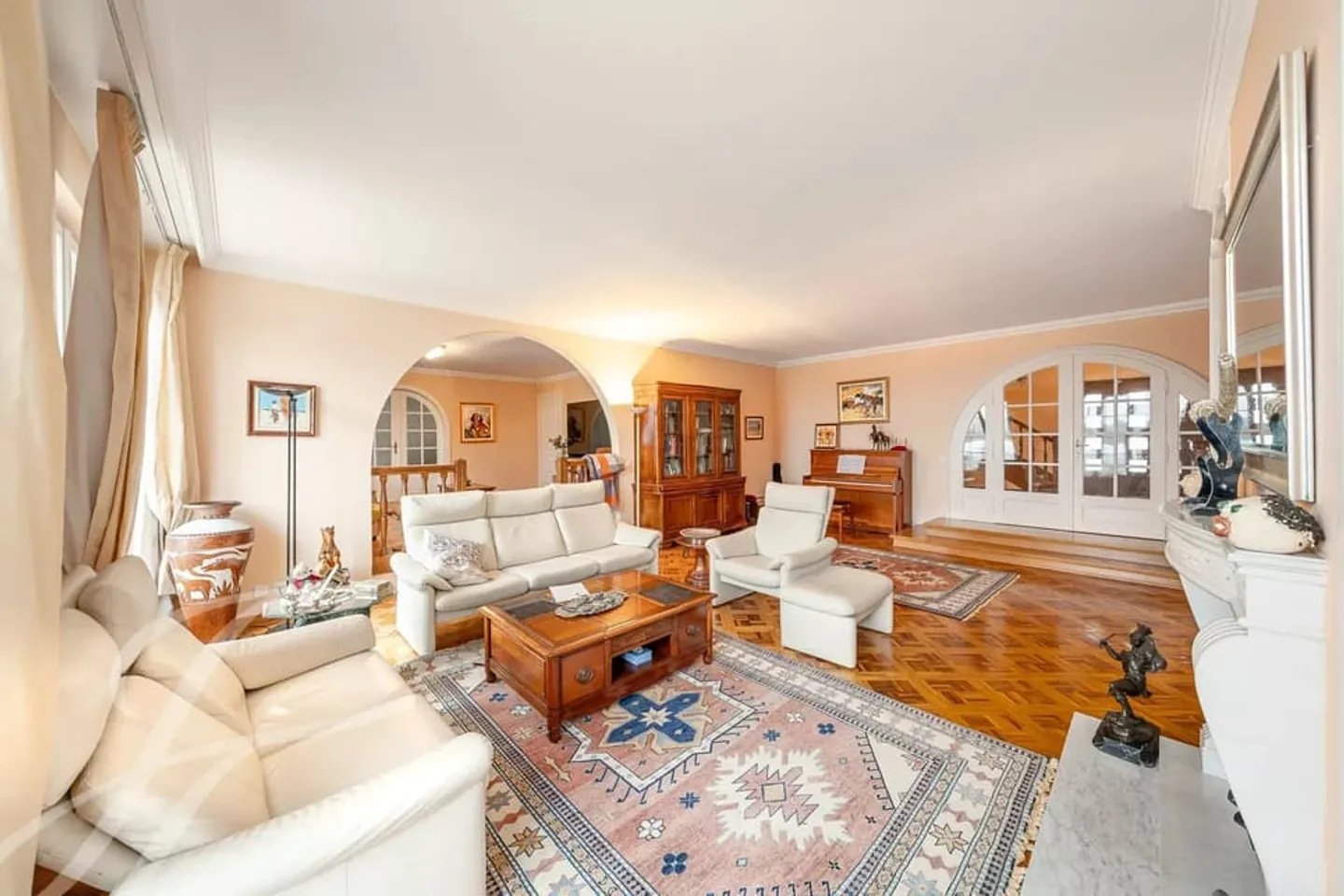 Prächtige freistehende Villa - Foto 3 von 12