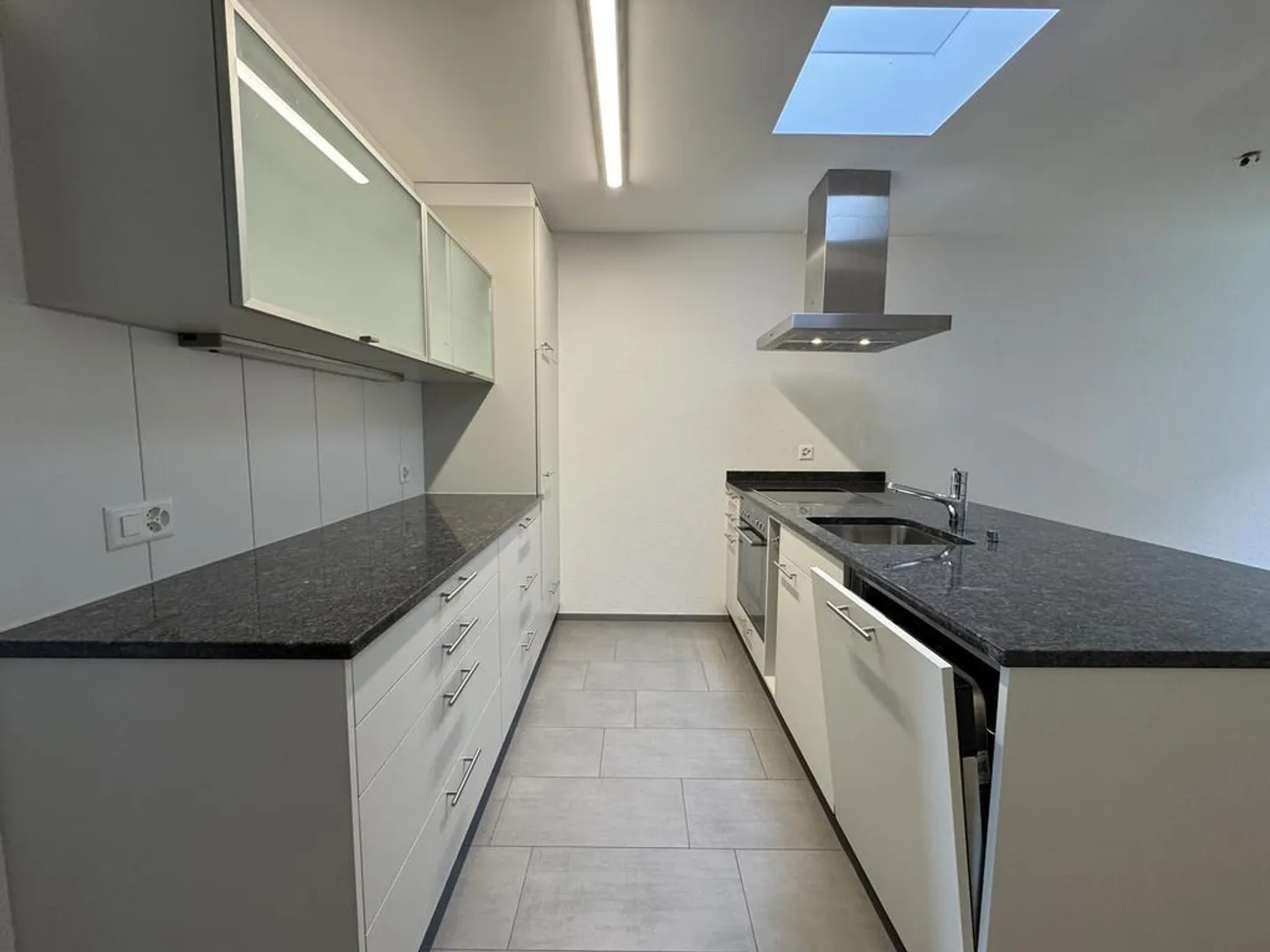 Appartamento attico con vista in affitto! - Foto 4 di 12