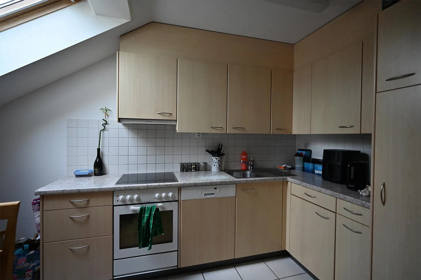 Appartamento mansardato accogliente con ampio spazio di stoccaggio - Foto 3 di 7