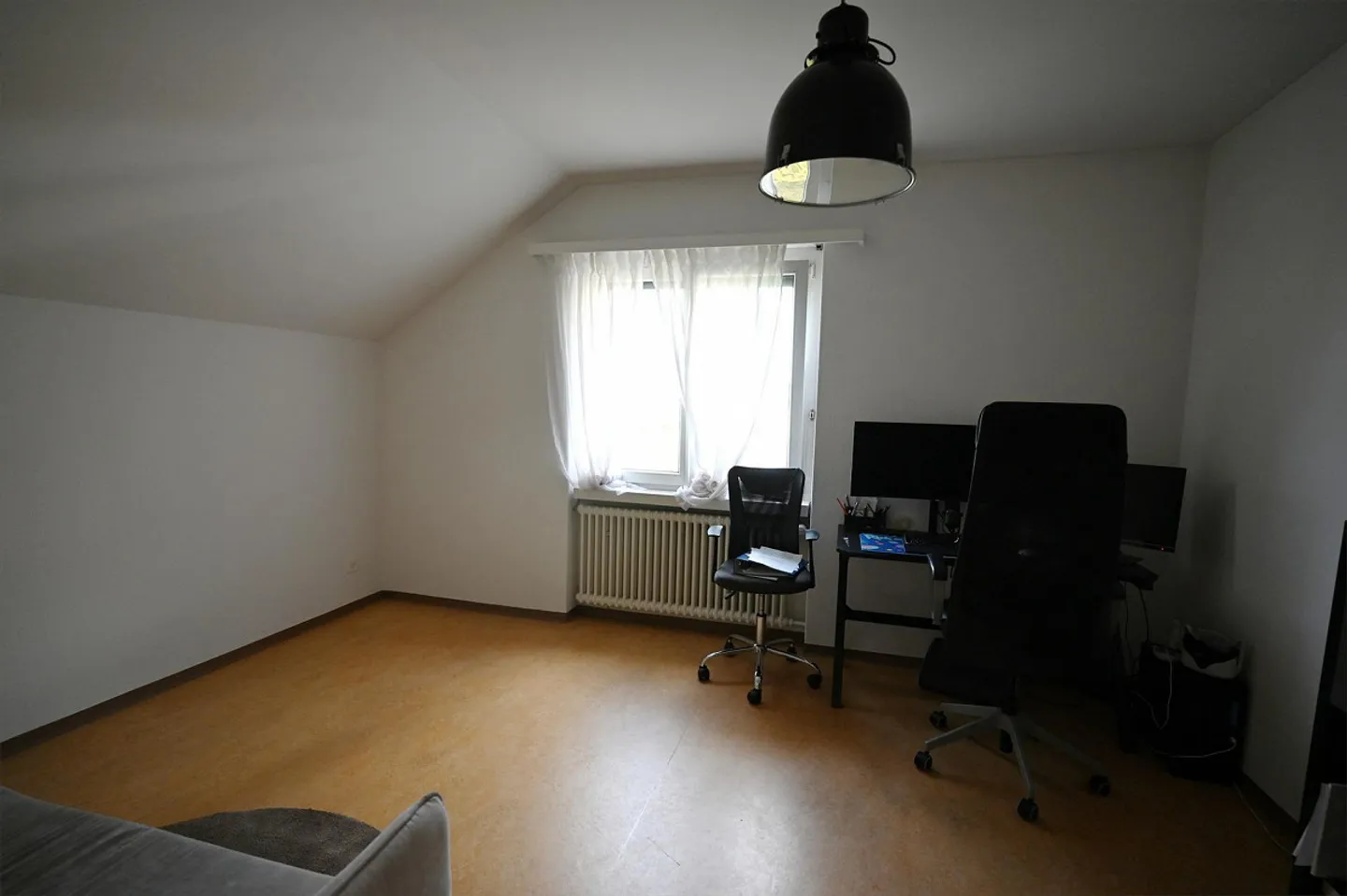 Appartamento mansardato accogliente con ampio spazio di stoccaggio - Foto 4 di 7