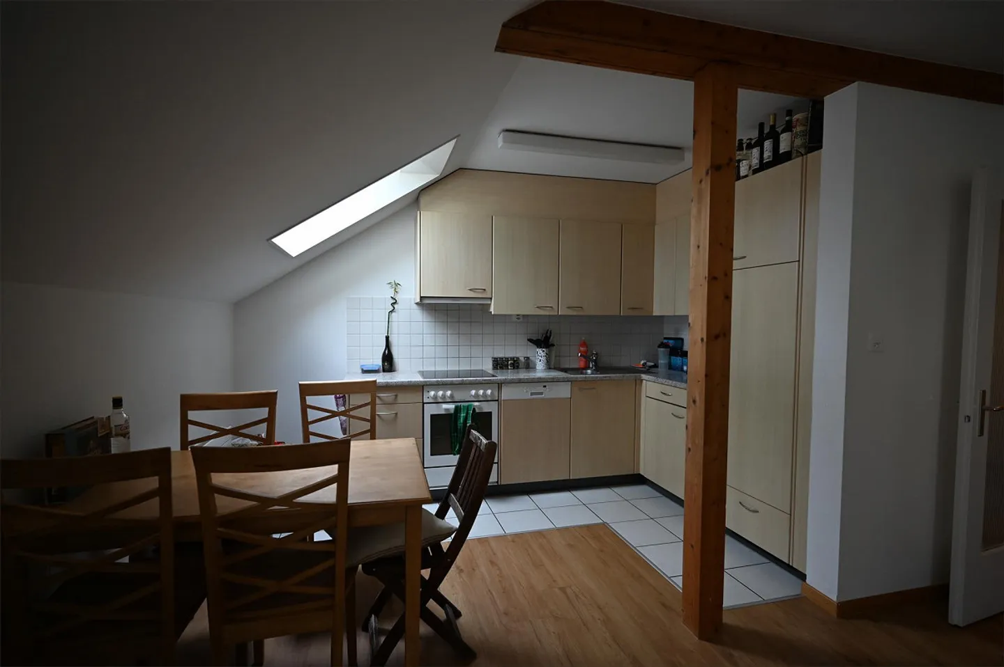 Appartamento mansardato accogliente con ampio spazio di stoccaggio - Foto 5 di 7