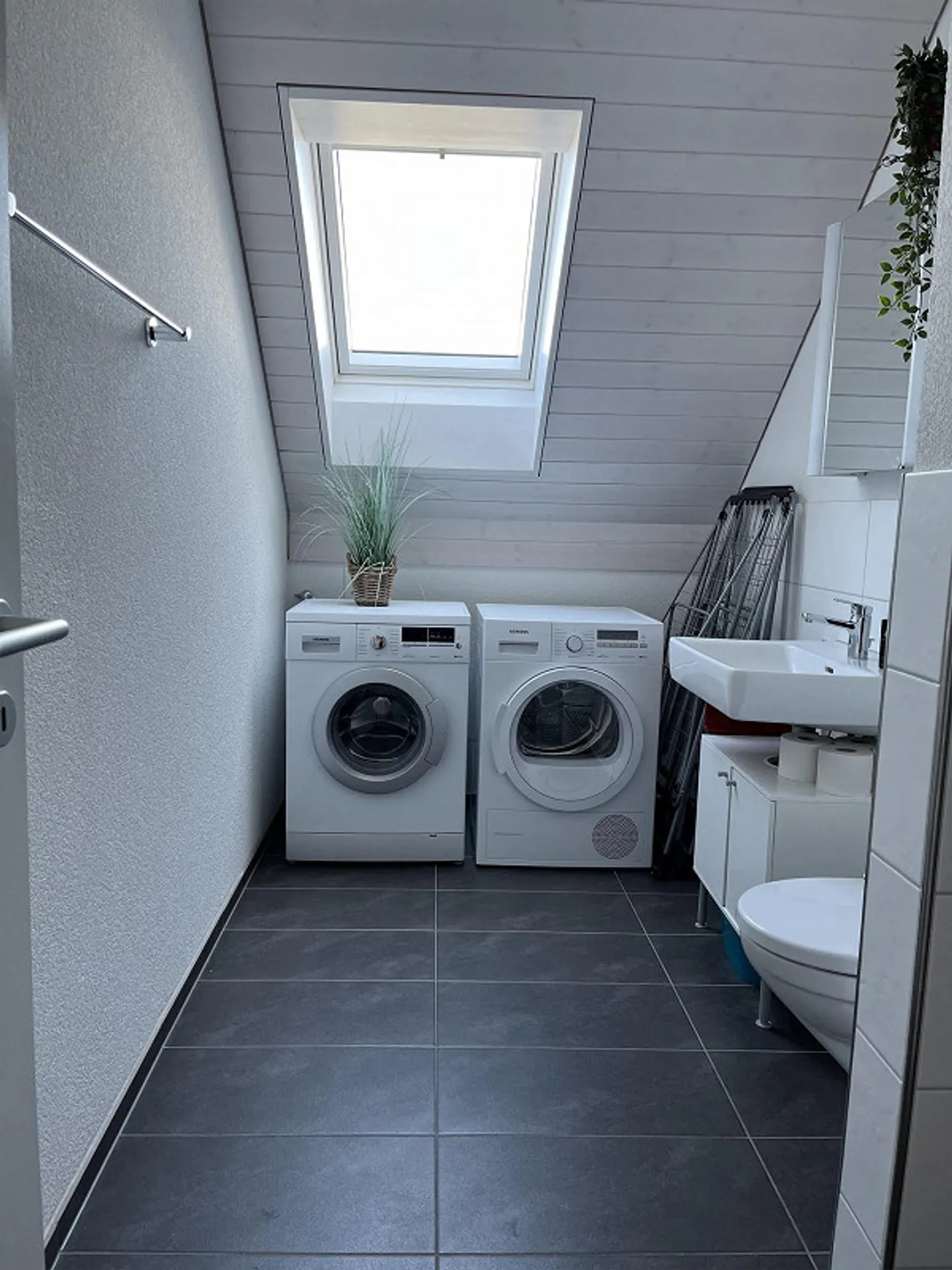 Bellissimo appartamento di 4,5 stanze in mansarda con giardino d'inverno - Foto 5 di 10